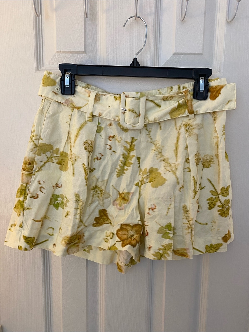 INC International Concepts Cream Floral High-Waist Belted Shorts